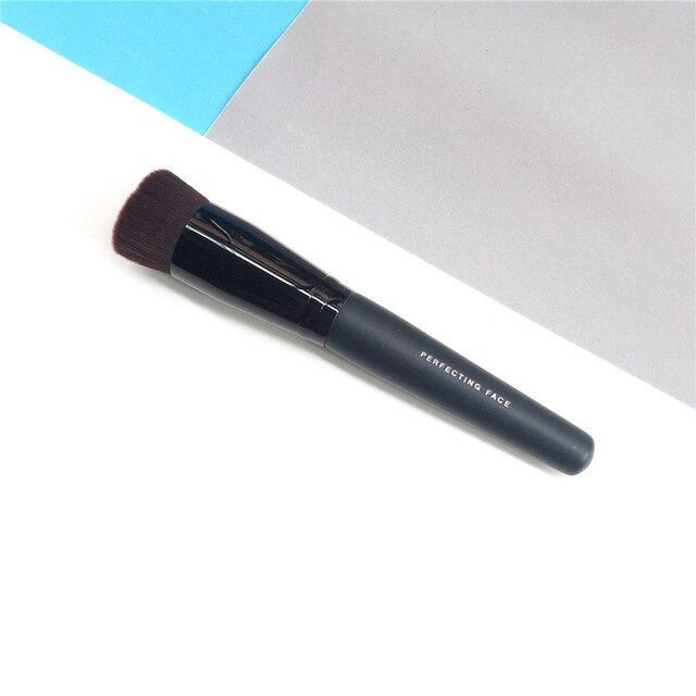 Face Foundation Brush